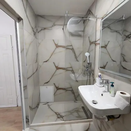 Apartamento Alan 4 Myslym Shyri