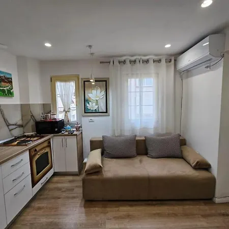 Apartmán Alan 4 Myslym Shyri *