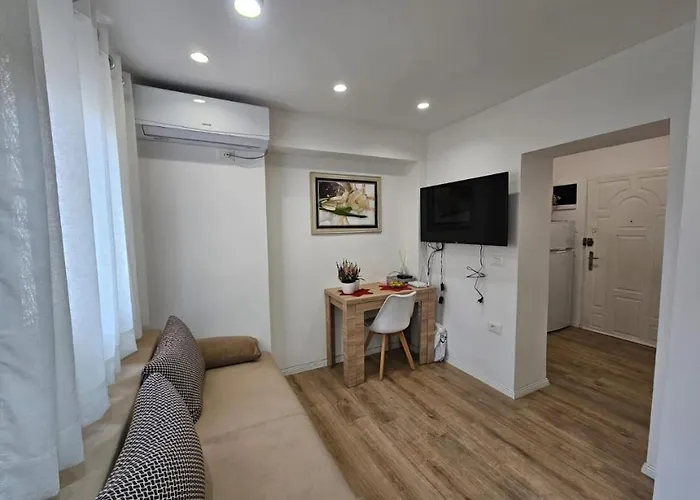 Alan 4 Myslym Shyri Apartamento